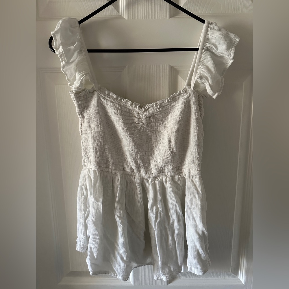 Hollister White Flowy Fit & Flare Top – Size Large